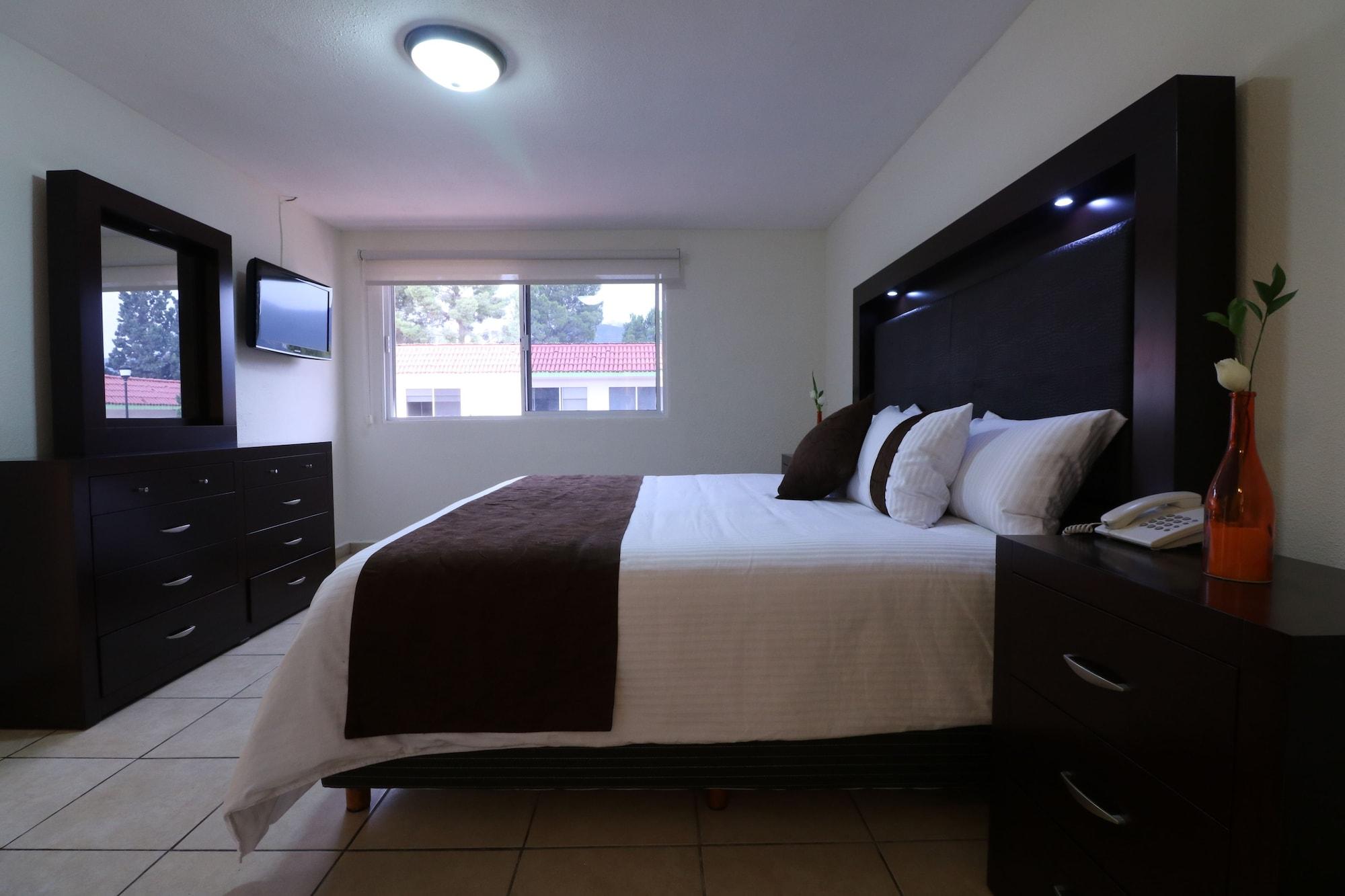 Mision Express Saltillo Exterior photo