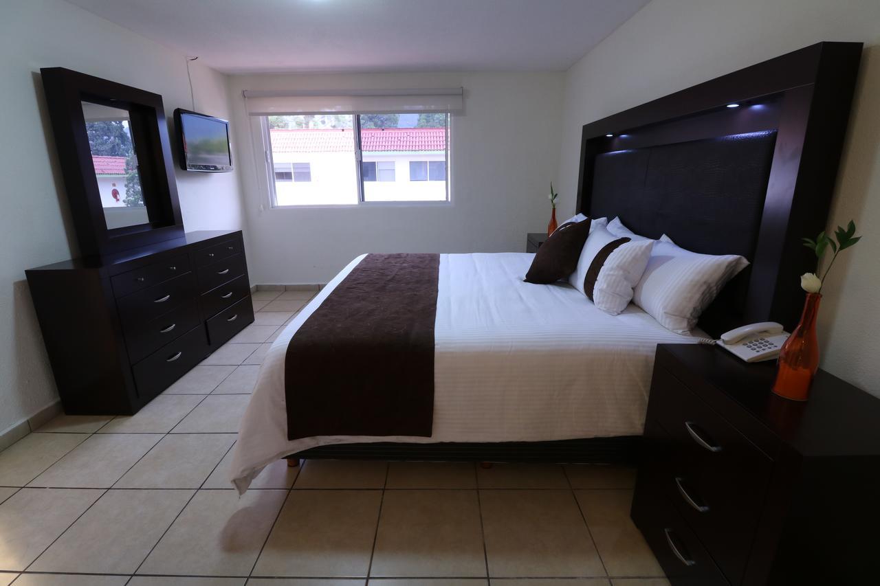 Mision Express Saltillo Exterior photo