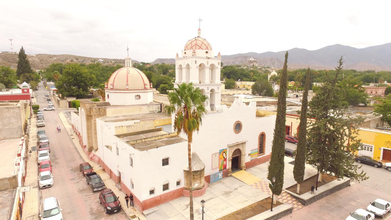 Mision Express Saltillo Hotel Exterior photo